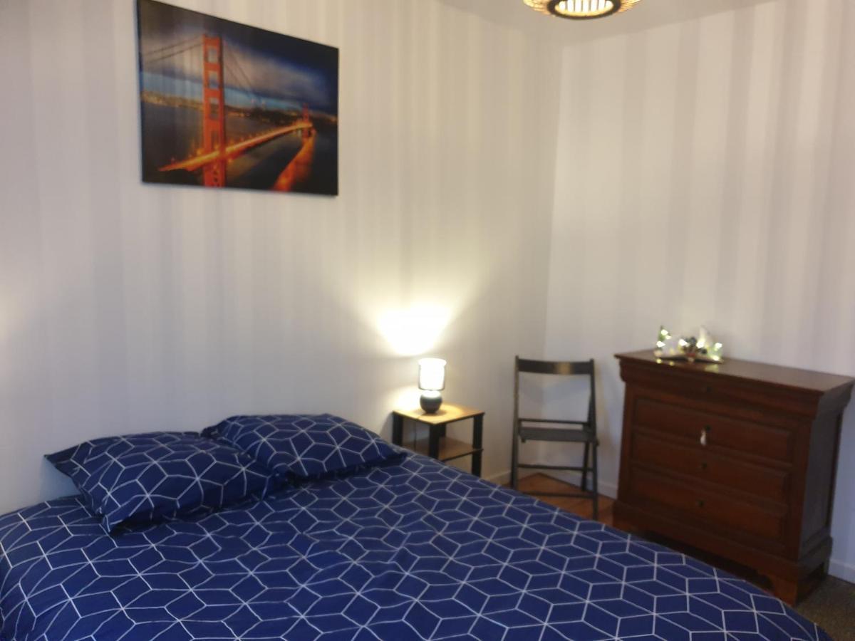 Sas Road Runner Cafe Bed & Breakfast Égliseneuve-dʼEntraigues Dış mekan fotoğraf